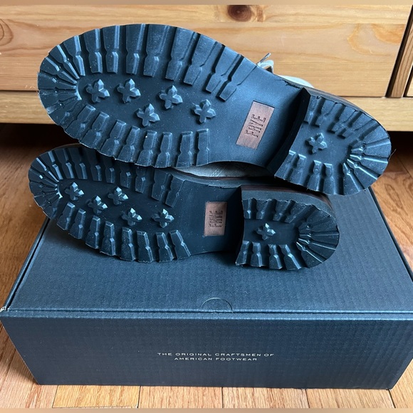 NIB Frye Ella Hiker Boot Cement 7.5 - Picture 10 of 12